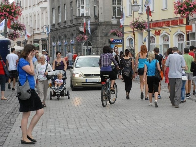 Tak wczoraj ok. południa wyglądała ul. 3-Maja w Rzeszowie