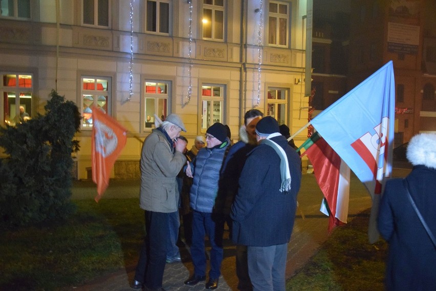 Demonstracja przeciwko PiS w Szczecinku [zdjęcia] 