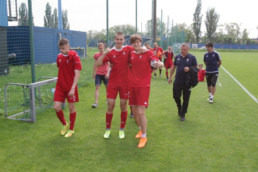 W Wielkich Derbach Śląska w Centralnej Lidze Juniorów Ruch...