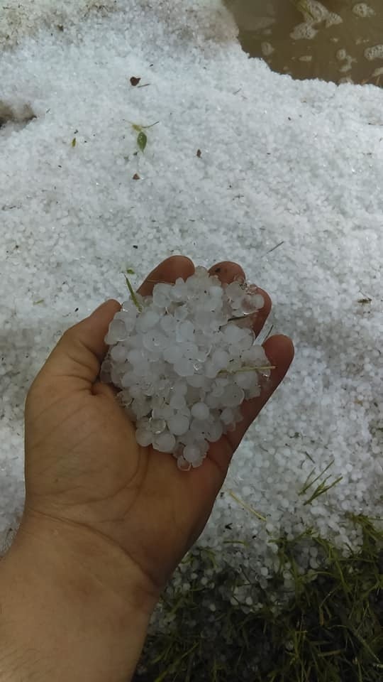 Woda zalewała drogi, podwórka i piwnice, spadł grad. Na...