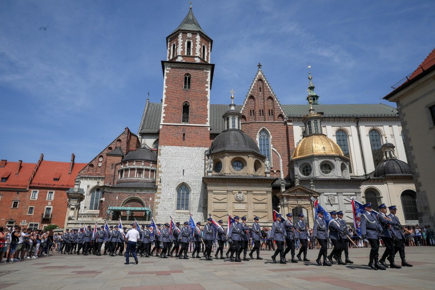 Państwowa Policja działa już od 100 lat! W niedzielę na wzgórzu wawelskim obchodziliśmy jej święto [ZDJĘCIA]