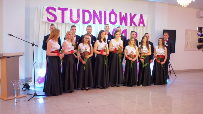 Studniówka 2018 Zespołu Szkół Powiatowych w Baranowie [ZDJĘCIA]