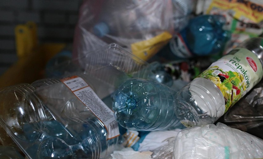 Plastikowe butelki mają podlegać recyklingowi