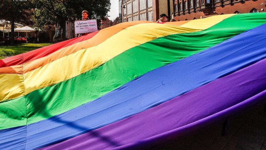 Bp Jezierski w sprawie „Stop LGBT”: Nie będziemy opowiadać się za projektem, ale też nie ma powodu, aby zakazywać zbiórki podpisów
