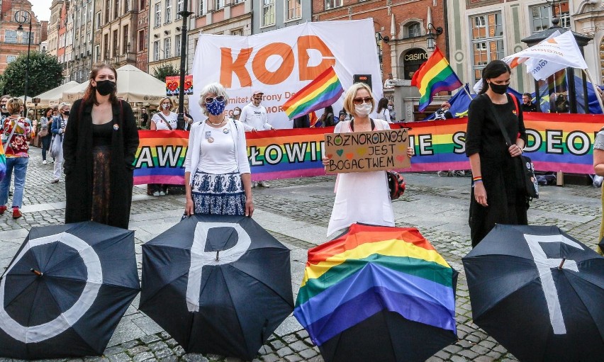 Bp Jezierski w sprawie „Stop LGBT”: Nie będziemy opowiadać się za projektem, ale też nie ma powodu, aby zakazywać zbiórki podpisów