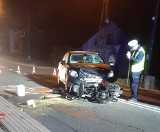 Groźny wypadek na skrzyżowaniu w Pszowie. Samochód osobowy wjechał w motorower. Ranny został 70-letni motorowerzysta. Trafił do szpitala