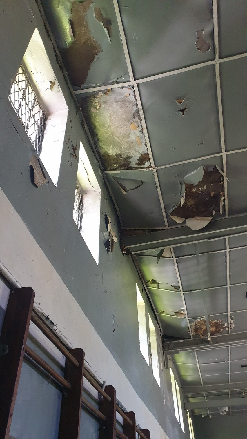 Radni zdecydowali. Dach sali gimnastycznej GKS Rozbark zostanie naprawiony
