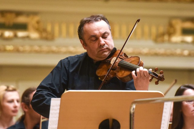 Na czele  jury obu konkursów stoi znakomity polski skrzypek prof. Bartosz Bryła.