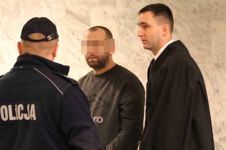 Nożownik z galerii VIVO! przed sądem w Tarnobrzegu:  - Nie chciałem nikogo zabić, chciałem zranić... (zdjęcia)