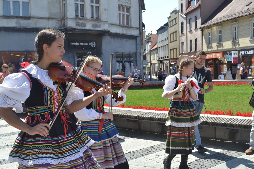 Setki pielgrzymów na ulicach Rybnika