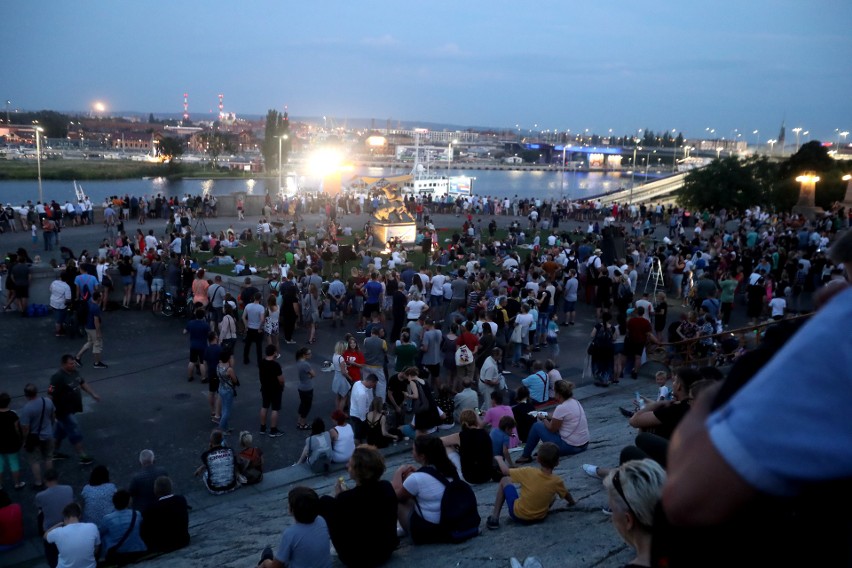 Zaćmienie Księżyca 2018 widoczne w Szczecinie. Zaćmienie Księżyca okiem naszego fotoreportera [GALERIA, WIDEO]