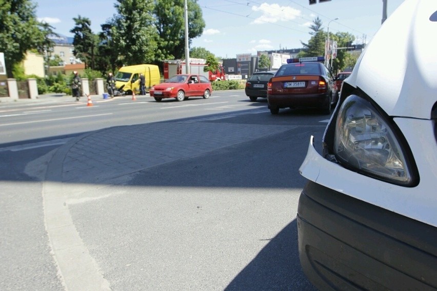 Wrocław: Wypadek na Krakowskiej. Zderzyły się dwa busy (ZDJĘCIA)