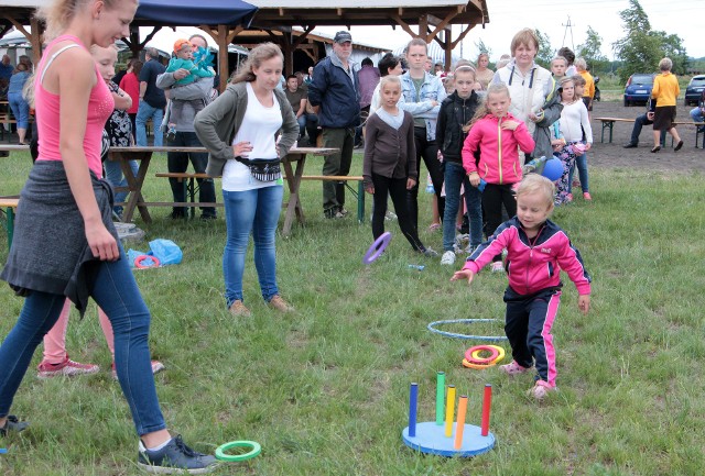 Na boisku w Szynychu odbył się Festyn Świętojański zorganizowany przez Stowarzyszenia Nadwiślańska Brać, Gminę Grudziądz i GOK Mały Rudnik.
