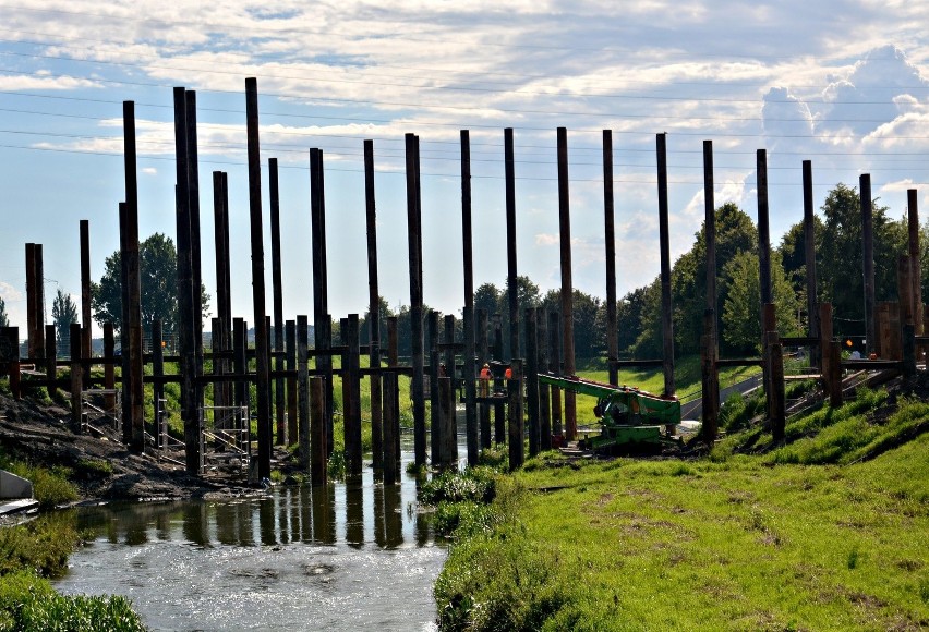 W Lublinie powstaje most łukowy. Połączy ul. Stadionową z ul. Narutowicza (ZDJĘCIA)
