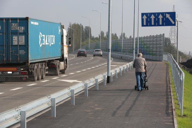 Kierowcy jadący z centrum mogą już korzystać w wiaduktu nad nitką Szczecińskiego Szybkiego Tramwaju. 