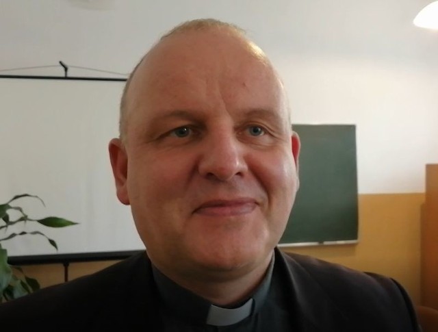 Ksiądz Krzysztof Banasik, kapelan Korony Kielce, stawia na zwycięstwo Korony 2:1.