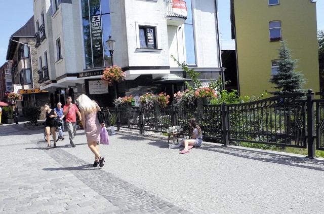 Kupcy chcą, aby lęborski ratusz zakazał sprzedaży na ulicach drobnym handlarzom. 