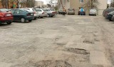 Parking starostwa stalowowolskiego solą w oku mieszkańców