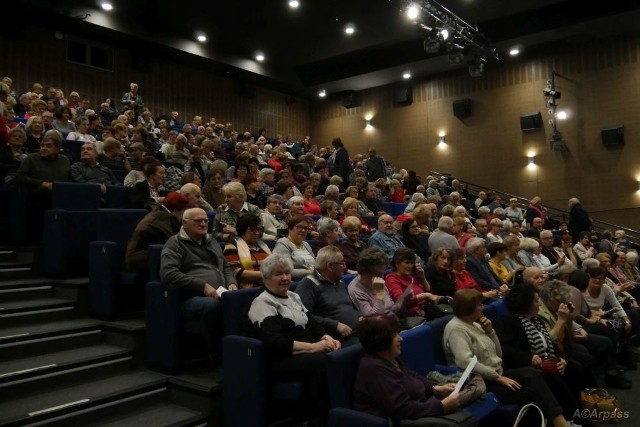 Seniorzy z Kozienic wysłuchali wspaniałego koncertu poświęconego Okudżawie.