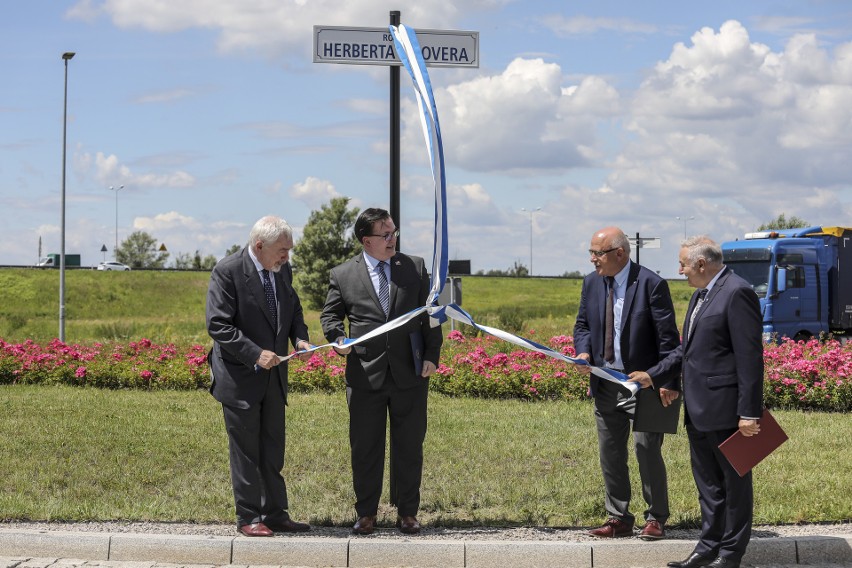 Uroczystość nadania nazwy rondu imienia Herberta Hoovera