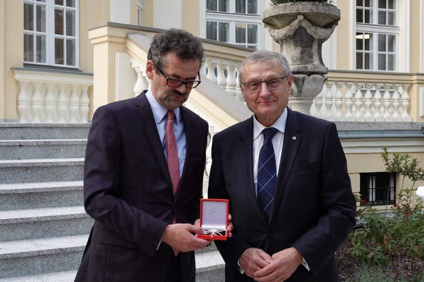 Andrzej Tombiński, były honorowy konsul generalny Republiki Austrii, kawalerem Wielkiej Odznaki za Zasługi dla Republiki Austrii