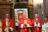 Biskup kielecki Jan Piotrowski udzielił sakramentu bierzmowania młodzieży z parafii świętego Wojciecha w Kielcach. Zobaczcie zdjęcia