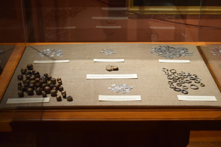 Średniowieczny skarb z Trójcy w Zawichoście w Muzeum Diecezjalnym w Sandomierzu. Co zaprezentowano?