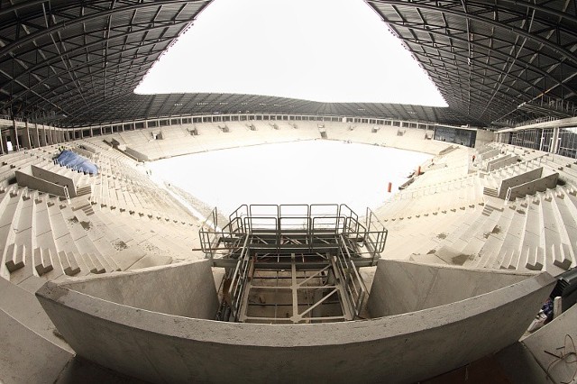 Stadion miejski w Tychach. Jeszcze trzy i pół miesiąca budowyBudowa stadionu miejskiego w Tychach