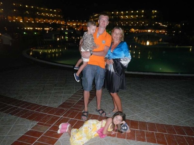 Podczas tegorocznych wakacji w Grecji z żoną Oliwią, synem Mikołajem i córką Wiktorią.