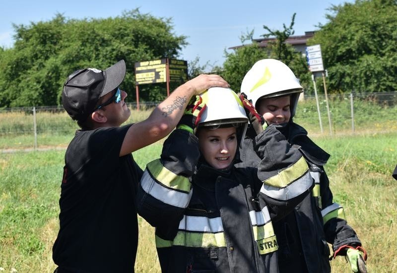 Studenci pielęgniarstwa Państwowej Wyższej Szkoły Zawodowej w Oświęcimiu ćwiczyli z ratownikami medycznymi i strażakami [ZDJĘCIA]