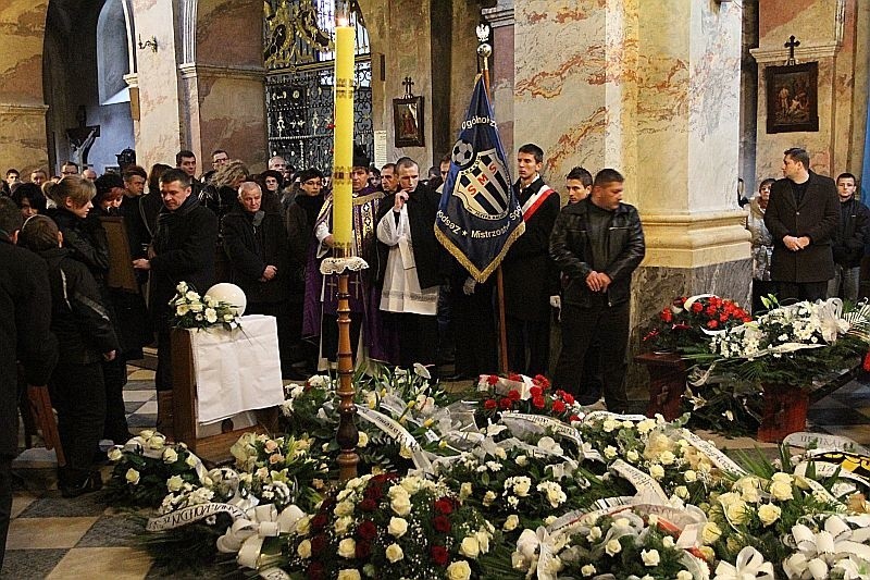 Setki osób pożegnały Karola Gajdę i Rafała Dzwonka (zdjęcia)