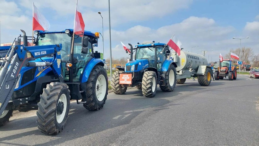 Rolnicy w środę, 20 marca zablokowali cztery ważne ronda w...