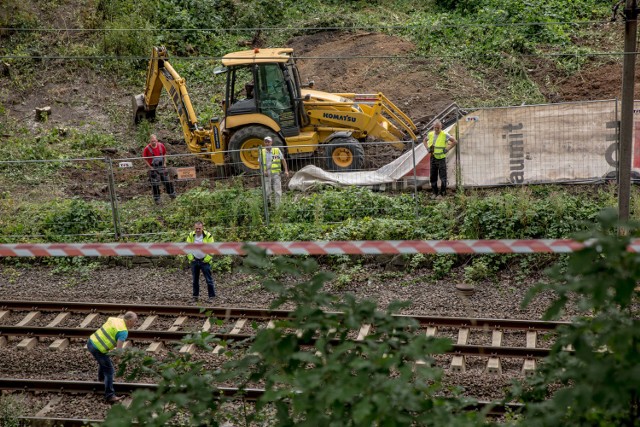 Wałbrzych - Złoty Pociąg: Odkopywanie złotego pociągu rozpoczęte