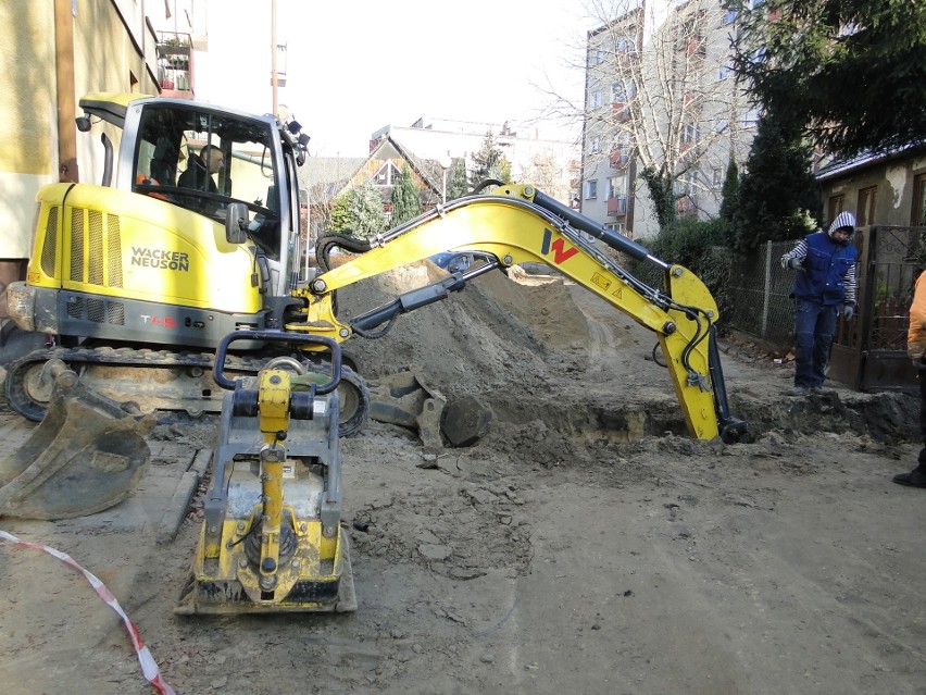 W śródmieściu Radomia trwa wymiana kanalizacji burzowej i sanitarnej. Uwaga kierowcy - są utrudnienia