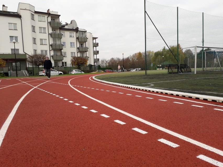 Uczniowie na Czechowie korzystają z budżetu obywatelskiego. Nowe obiekty sportowe przy Poturzyńskiej. Zobacz zdjęcia