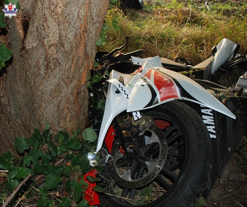 Straciła panowanie nad motocyklem i uderzyła w drzewo. 17-latka zginęła na miejscu 