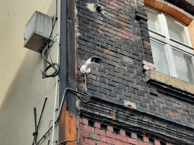 Tak wygląda monitoring w Świętochłowicach. Pod koniec stycznia zamontowano kilkanaście kamer na Lipinach. Niedługo tego typu sprzęt pojawi się też w innych dzielnicach.