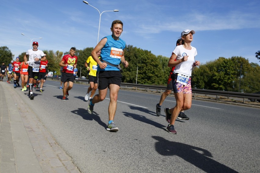 Uczestnicy Maratonu Warszawskiego 2018. Więcej zdjęć...