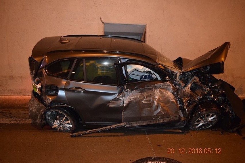Tak wyglądało BMW po wypadku na autostradzie
