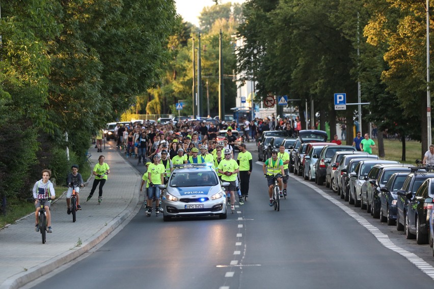 Kraków, Rolki i My. Przejazd pod hasłem "Wakacje z Rolkami" [ZDJĘCIA UCZESTNIKÓW] 