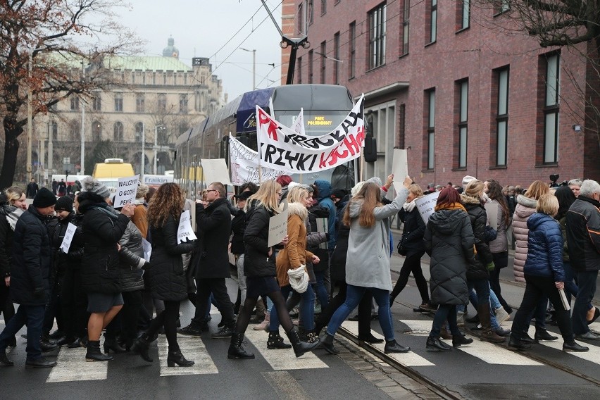 Protest pracowników sądów we Wrocławiu