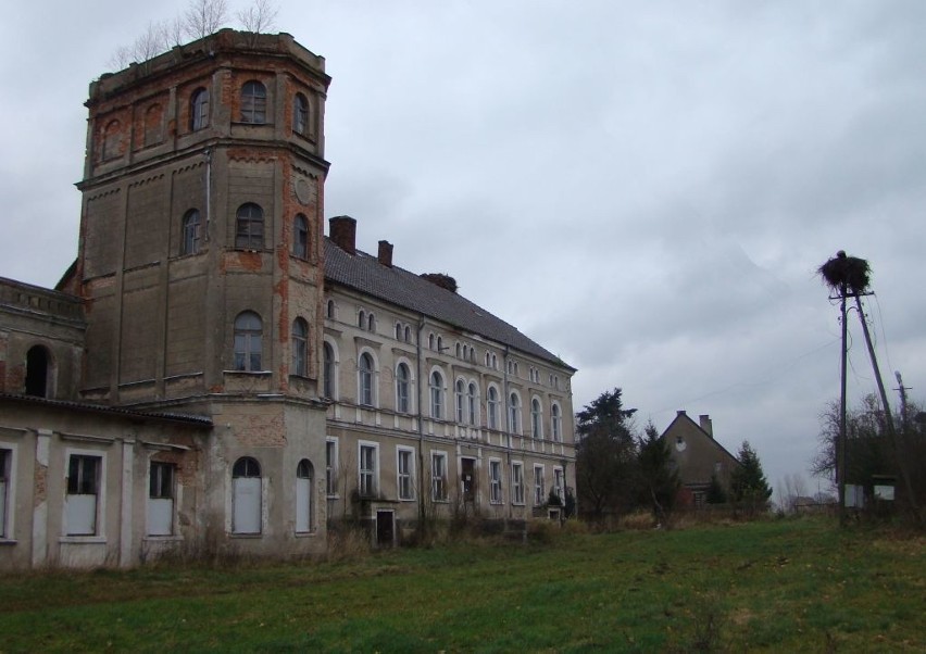 Pałac w Cecenowie, gmina Główczyce.