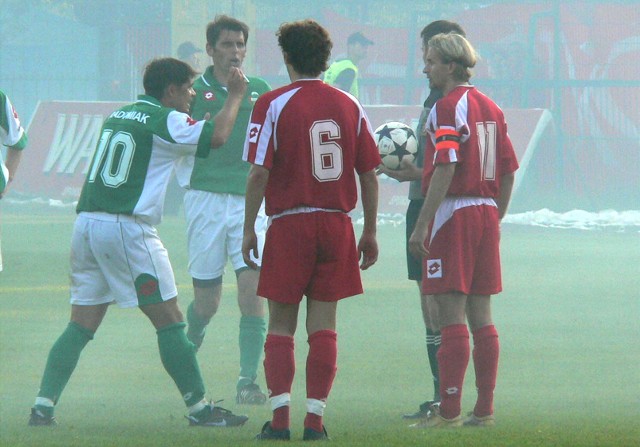 Ostatni mecz o ligowe punkty pomiędzy Radomiakiem Radom a Widzewem Łódź odbył się w sezonie 2005/2006. U siebie zieloni wtedy przegrali 2:3, natomiast na wyjeździe zremisowali 2:2. Przypominamy jak wyglądało tamto spotkanie. Zobaczcie naszą archiwalną galerię zdjęć z tego pojedynku! >>> KLIKNIJ NA ZDJĘCIE, ABY CZYTAĆ DALEJ 