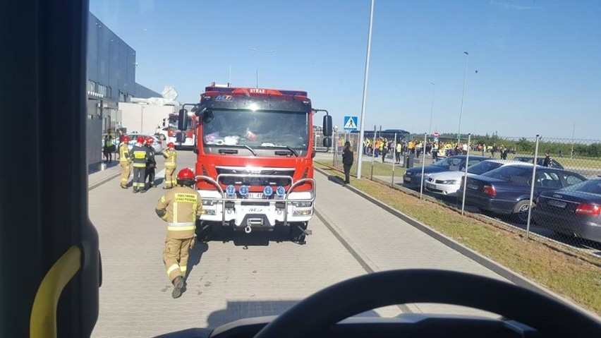 Alarm bombowy w strefie ekonomicznej. 750 osób ewakuowanych