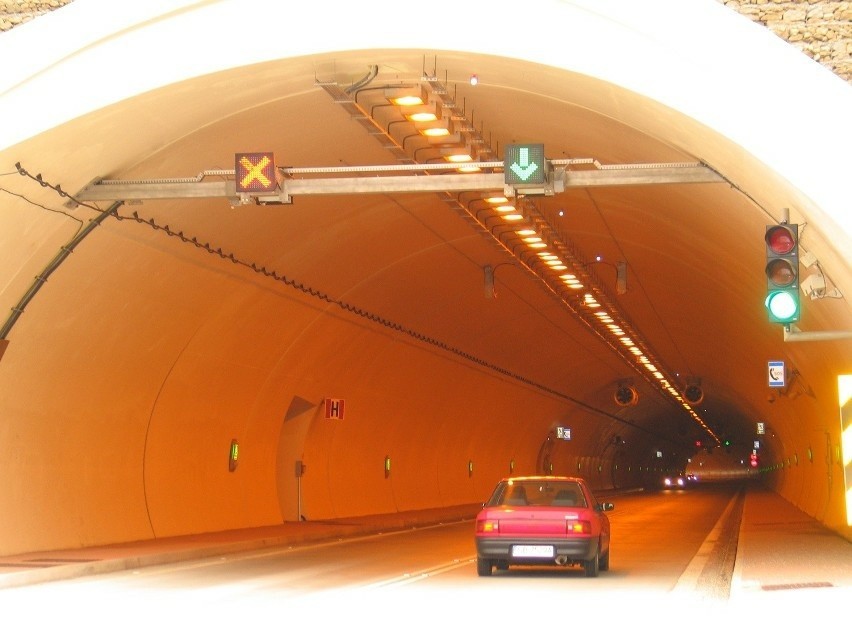Śląskie. Tunel w Lalikach w ciągu drogi S1 już otwarty