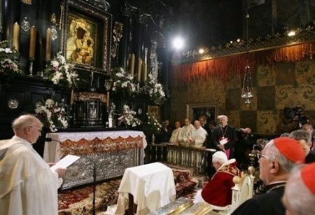 10 lat temu na Jasną Górę przybył poprzednik Franciszka na...