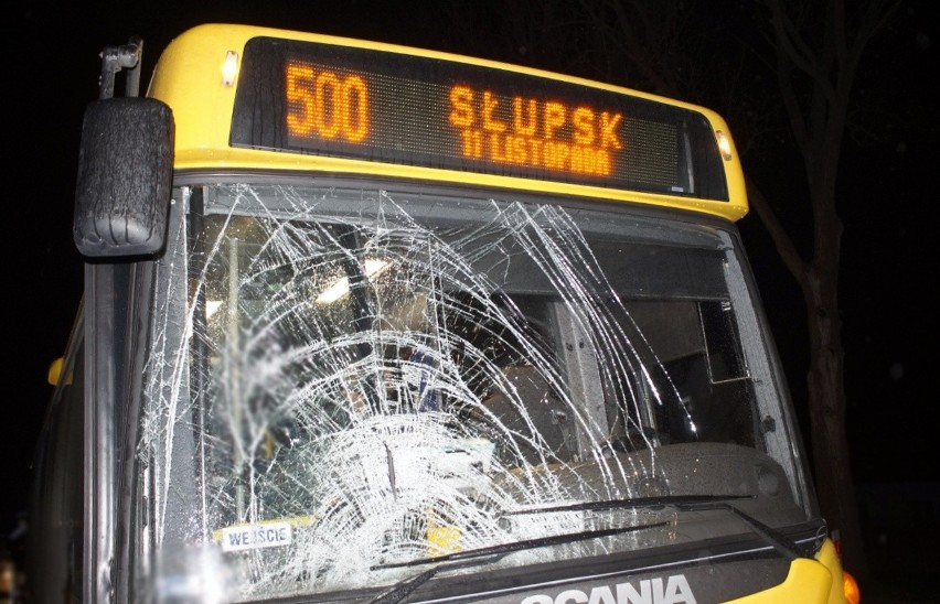 51-letni kierowca autobusu jadąc w kierunku Słupska potrącił...