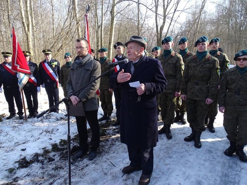 Sosnowiec: W Ostrowach Górniczych uczczono pamięć zamordowanej 70 lat temu rodziny Mackiewiczów FOTO