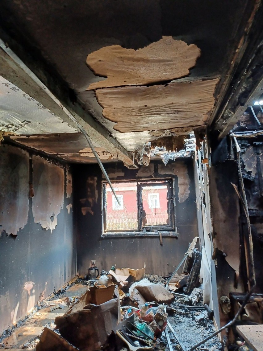 Dubiażyn. Dom spalił się pierwszej nocy po zamieszkaniu. Trwa zbiórka na pomoc pogorzelcom