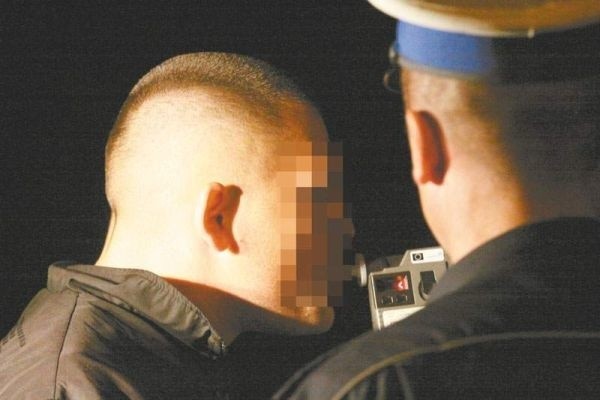 Policja zatrzymała pijanego kierowcę autobusu